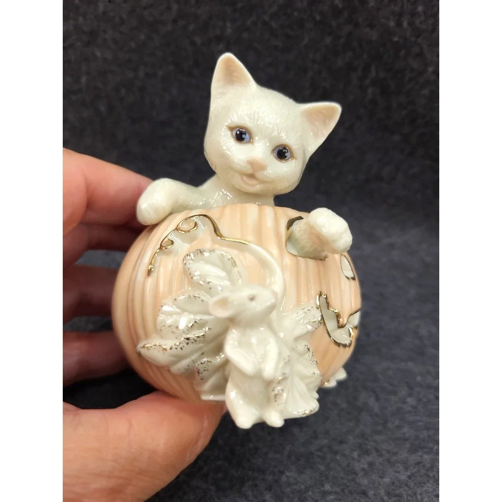 VTG Lenox Kittys Halloween Surprise Cat in Pumpkin w mouse 24 K gold trim 2000